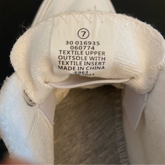 Tommy Bahama Slip on Cotton shoe - Picture 7 of 9